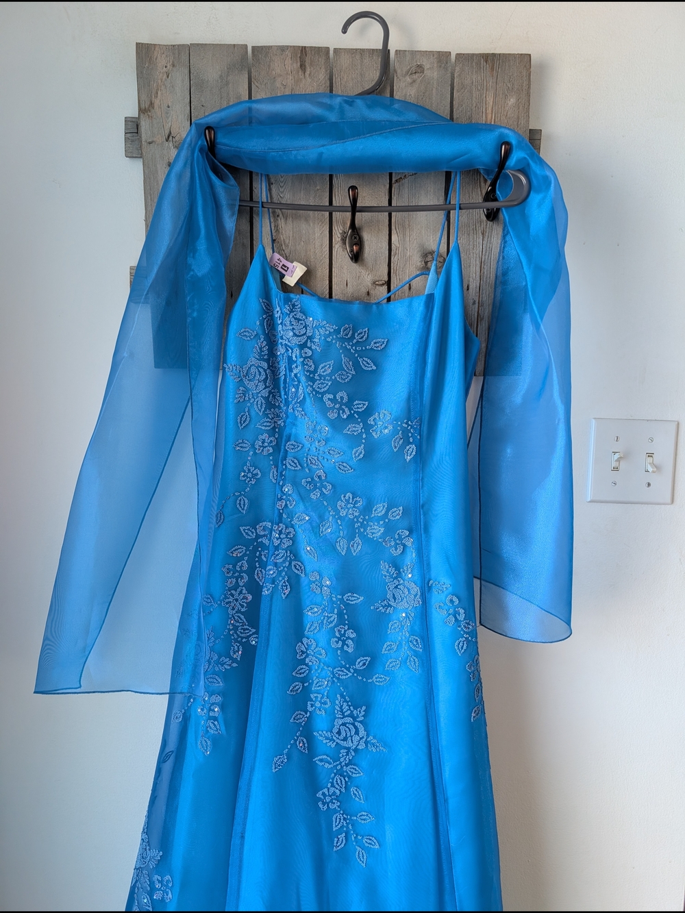 chic Turquoise-Blue Beaded Floral Prom Dress with Sheer Wrap